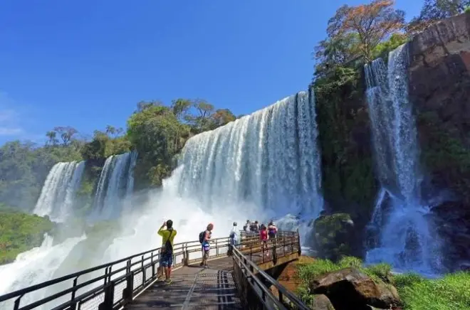 Cataratas do Iguaçu em 2 dias: Argentina e Brasil com guia privado