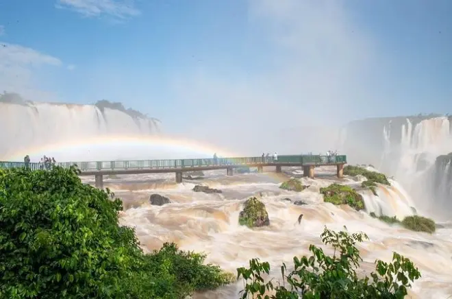 Cascate di Iguazu: Sentieri brasiliani e argentini in un giorno