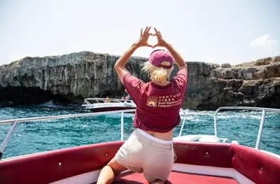 Tour privato in barca a Polignano a Mare: Grotte e scogliere