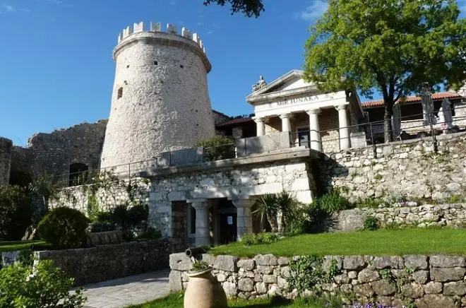 Istria Day Tour: Medieval Towns & Truffle Country