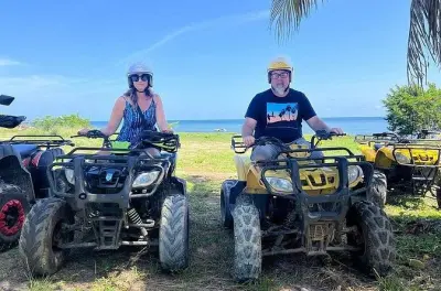 ATV-Fahren in Roatan: Dschungel, Mittagessen und Strand