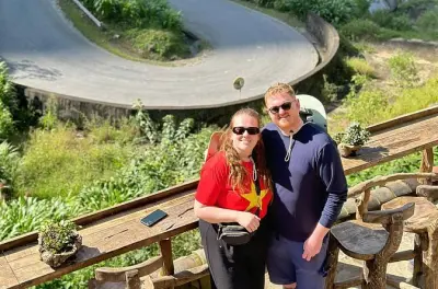 Ha Giang Loop 5 dias: Cachoeira Ban Gioc e Ma Pi Leng