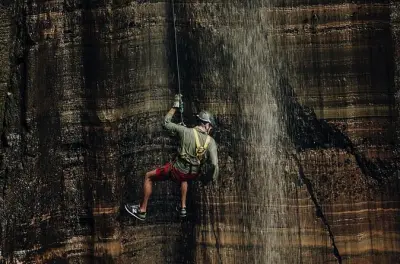 Antigua Rappel an 42 m hohem Wasserfall auf privater Kaffeefarm
