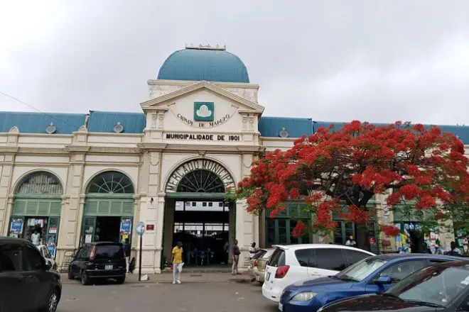 Visite de Maputo : Cathédrale, marché et architecture coloniale