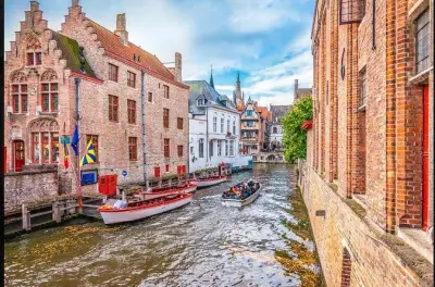 Bruges tour from Zeebrugge: Canal cruise and Market Square