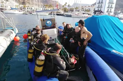 Diving in Gran Canaria: 2 dives with a professional guide