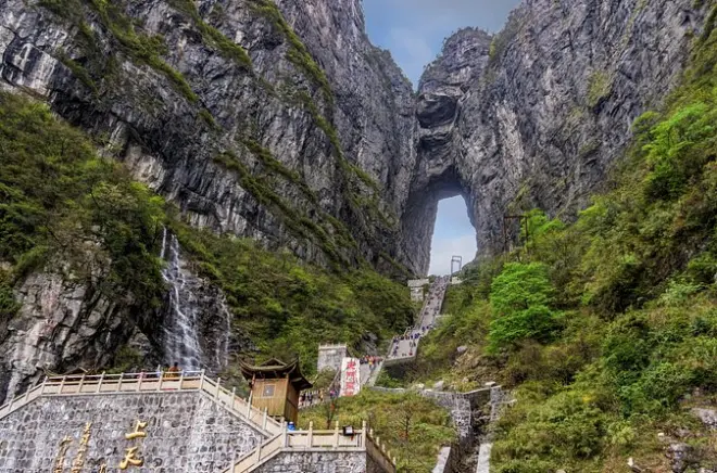 Zhangjiajie Tianmen-Berg & Glas-Skywalk: Private Tagestour