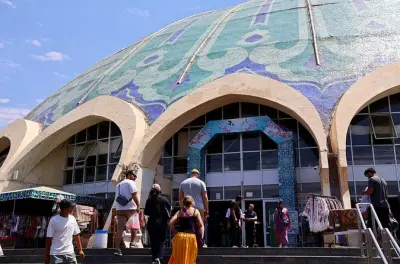 Tour gastronômico no bazar Chorsu e metrô de Tashkent com guia