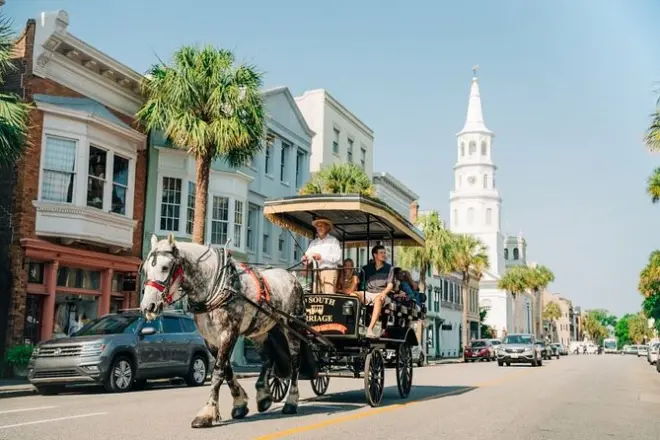 Charleston Day Trip: Carriage, Harbor Cruise & Plantation