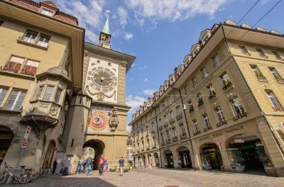 Bern walking tour: Clock Tower, Cathedral & Old Town guide