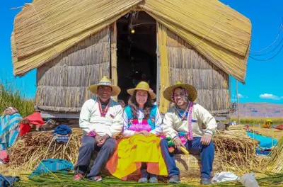 Motoscafo da Puno alle isole Uros e Taquile con guida privata