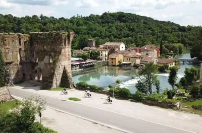 E-Bike-Tour bei Verona: Scaligerburg & mittelalterliche Dörfer