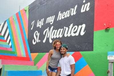 Sinta a emoção dos aviões em maho beach, prove croissants franceses em marigot e relaxe em orient bay com guia local, bebidas geladas e transporte fácil.