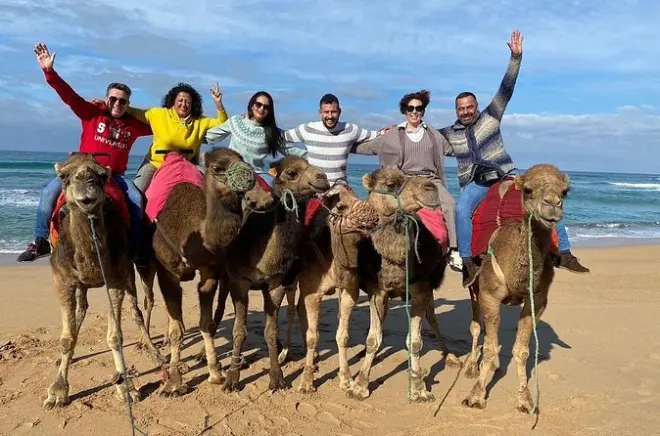 Giro a Tangeri con cammello: Kasbah, grotte e costa da scoprire