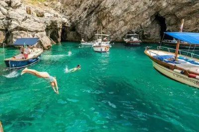 Capri en bateau privé depuis Praiano : Journée avec baignade