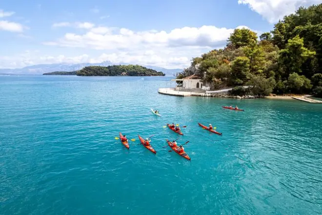 Snorkel en Lefkada: Kayak a Skorpios y Madouri