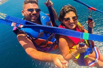Sinta a emoção do parasailing em punta cana, mergulhe nos recifes de corais e relaxe numa piscina natural com bebidas à vontade — traslado e equipe local inclusos.