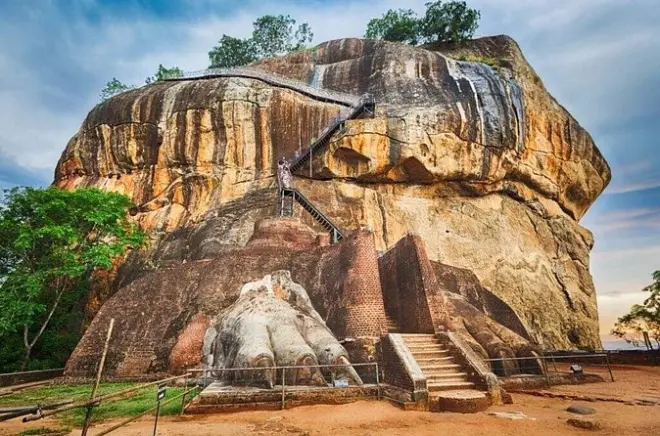 Sigiriya e Polonnaruwa saindo de Kandy: Guia privado