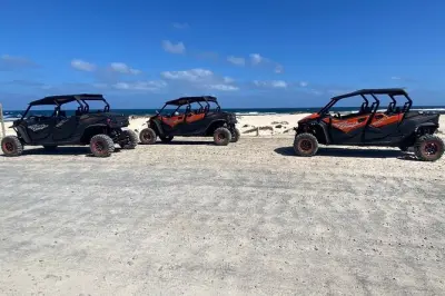 Conduite de buggy 4 places à Fuerteventura sur terrain volcanique