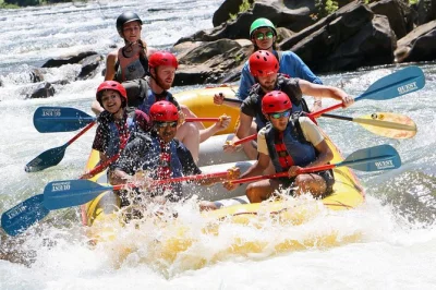 Vivez l’adrénaline du rafting sur la middle ocoee river au tennessee, avec un guide local, tout l’équipement fourni et le transport aller-retour depuis le camp de base.