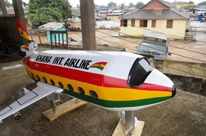 Tour dos caixões fantasias em Accra: Oficina e galeria em Teshie