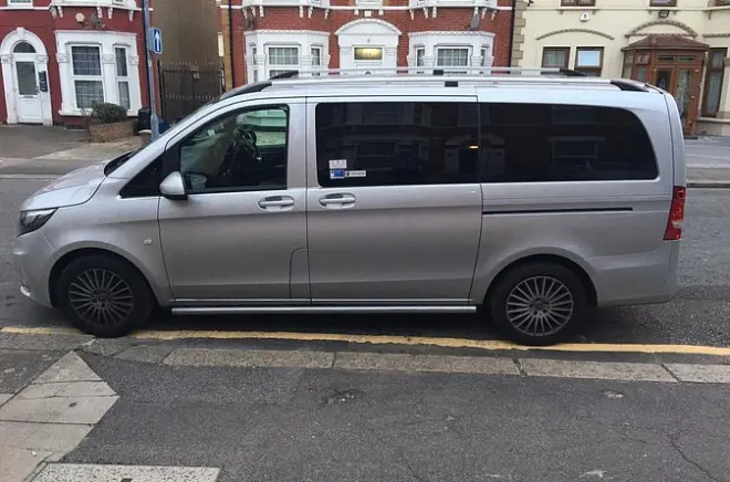 Táxi privado de Southampton ao aeroporto de Heathrow rápido e seguro