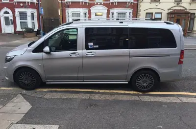 Taxi-Transfer von Southampton zum Flughafen Heathrow: Privates Auto