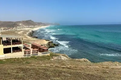 Salalah ovest con nuotata: Grotta Marneef, spiaggia Fazayah