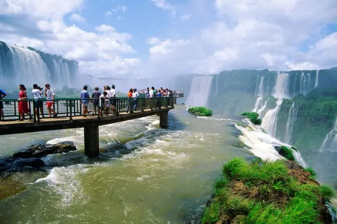 Cataratas do Iguaçu: Vista argentina e brasileira com guia bilíngue