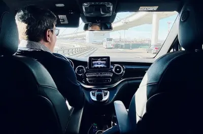 Traslado privado do aeroporto de Comiso para Syracuse: Sedan ou van