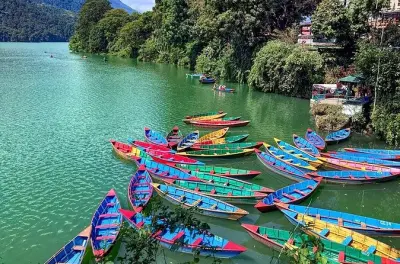 Pokhara: Sei laghi, templi e panorami sulle montagne in un giorno