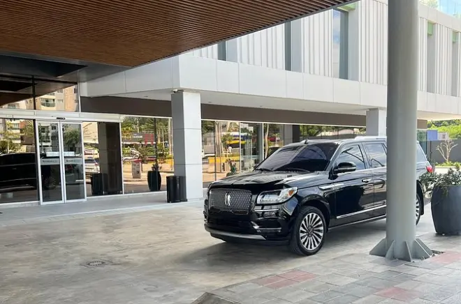 Traslado privado de Santiago a Puerto Plata en SUV de lujo