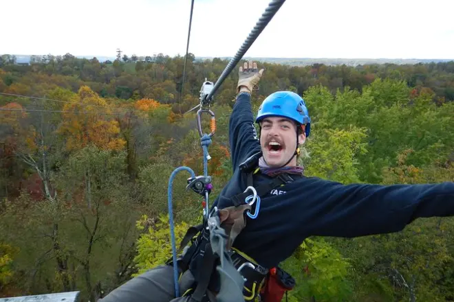 Zipline en Moundsville, West Virginia: 4 líneas y puente colgante