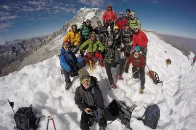 4-Day Ishinca & Urus Climb from Huaraz: 5530m Peak