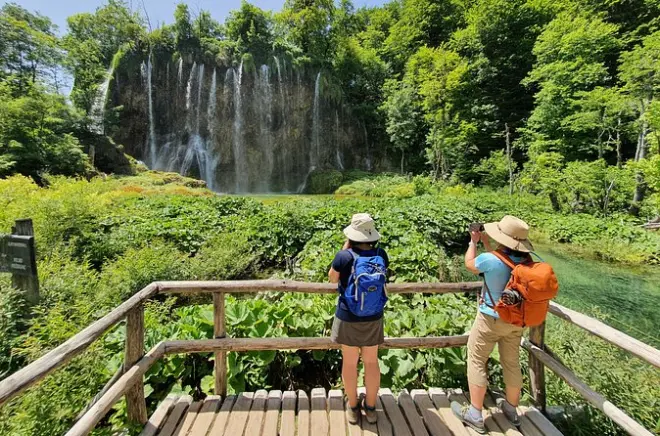 Trasferimento privato da Zagabria a Spalato con sosta al parco di Plitvice