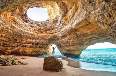 Tour a las cuevas de Benagil al amanecer desde Portimão en barco RIB