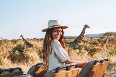 Karoo-sonnenaufgang erleben, elefanten auf 4x4-safaris entdecken und in oudtshoorn lokale braai-küche probieren. inkl. abholung in kapstadt, eintritt und Übernachtung.