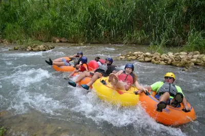 Ocho Rios River Tubing mit Mittagessen und Cocktails
