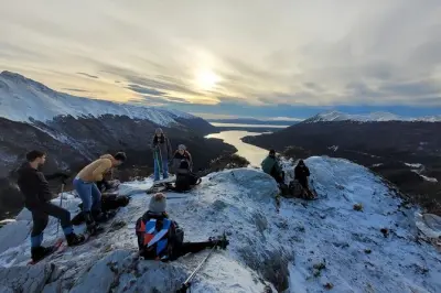 Ushuaia: Trekking und Kajak im Tierra Mayor Tal erleben