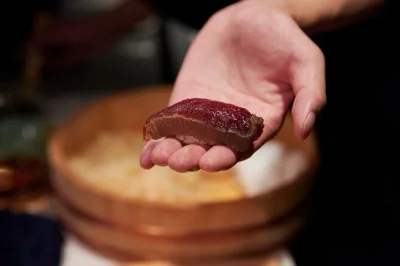 Découvrez la culture du sushi à tokyo lors d’un atelier privé avec un chef formé par michelin. ingrédients frais, conseils pratiques et dégustation de vos créations inclus.
