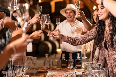 Tequila, amatitán und cantaritos el güero erleben: premium-tequila-verkostung, klimatisierter transport und lokaler guide inklusive abholung.