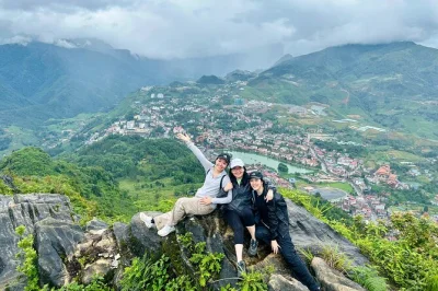 Explora sapa con guía local, caminando por el valle de muong hoa, bosques de bambú y aldeas montañesas. incluye almuerzo, traslado y entradas.