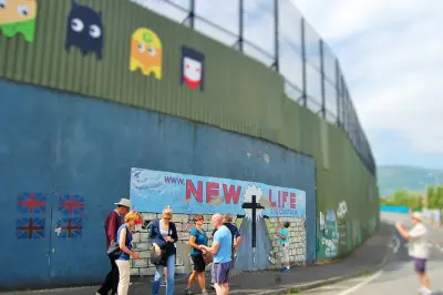 Belfast Black Taxi Tour: Troubles History from Drivers