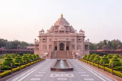Gandhinagar Day Trip from Ahmedabad: Guided Private Car Tour