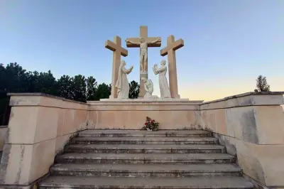 Tour privado en Fátima: Santuario, vía sacra y casas de los pastores
