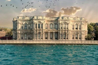 Découvrez istanbul depuis la colline de camlıca, visitez le palais de beylerbeyi, savourez un café au pierre loti et naviguez sur le bosphore – transfert hôtel et déjeuner inclus.