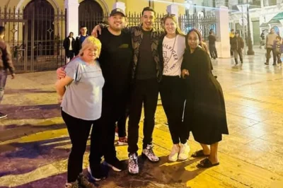 Scopri le vie blu di chefchaouen, esplora la medina di tetouan e incontra la gente del posto in una gita da tangeri. include pickup in hotel, guide e acqua in bottiglia.