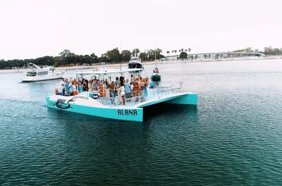 Aluguel de iate em San Diego: Catamarã de 12 metros com capitão