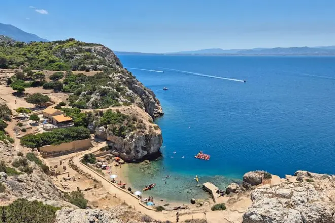 Caiaque em Loutraki: Do lago ao mar com o templo de Hera
