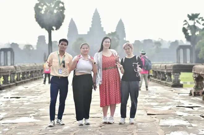 De Phnom Penh a Siem Reap: Amanecer en Angkor Wat y templos